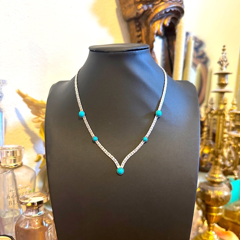 Elegant Silver and Turquoise Necklace